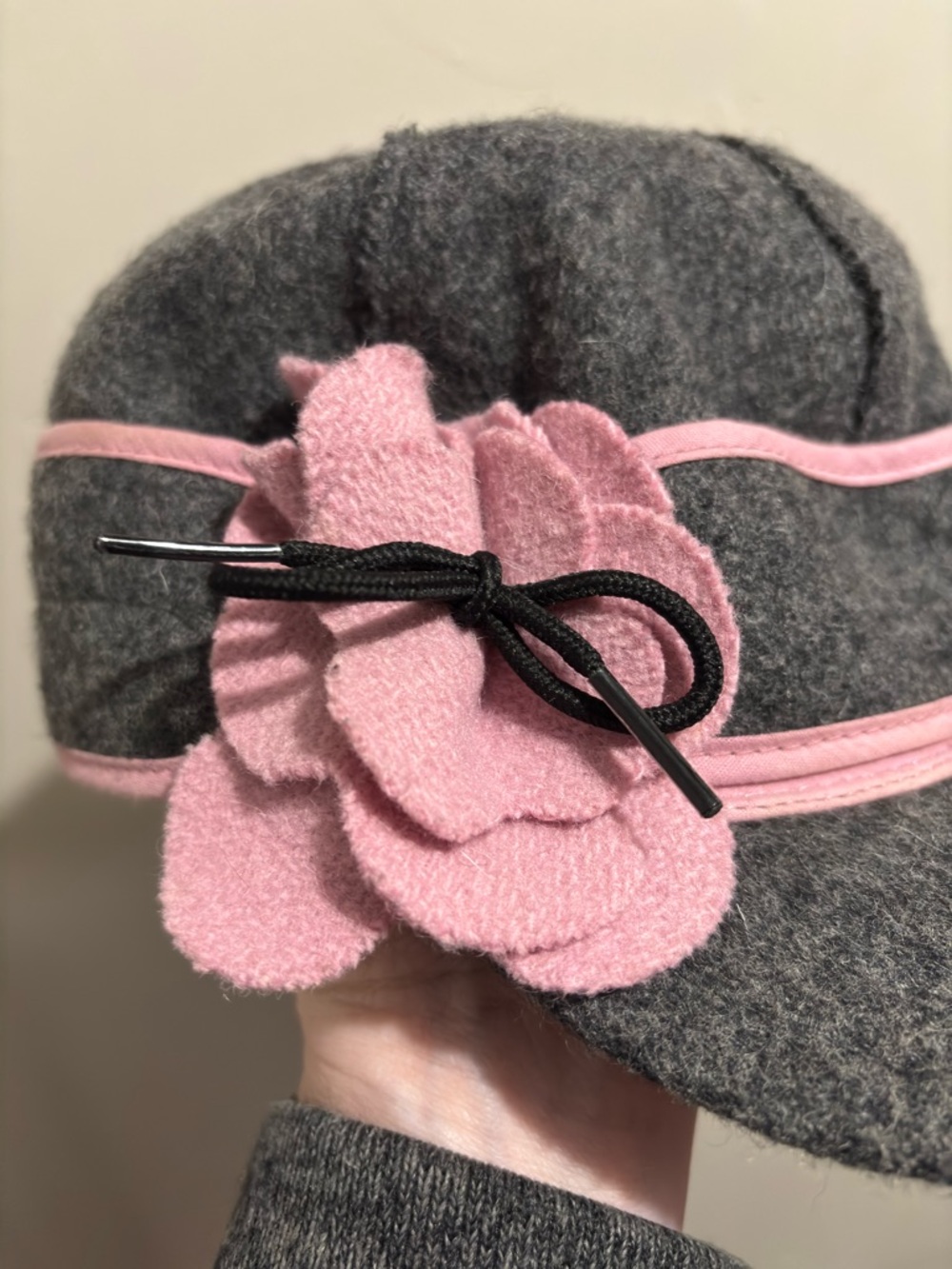 Gray Wool Woman's Cap with Pink Flower Trim - Picture 3 of 7